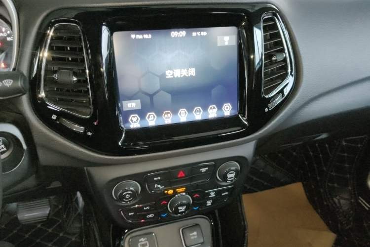 Used  Compass 2020 220T Automatic Elite Edition
