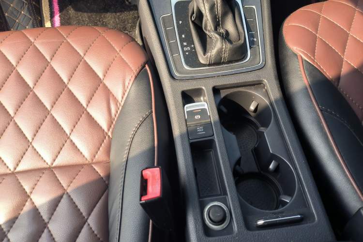 Used Volkswagen Golf 2017 1.6L Automatic Comfort Million-Vehicle Anniversary Edition