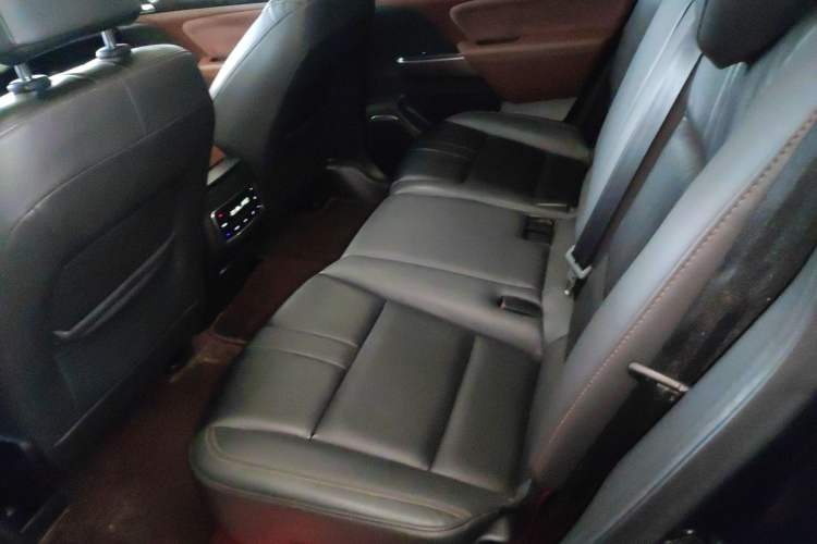 Used GAC Trumpchi GS8 2017 320T Two-Wheel Drive Luxury Smart Connectivity Version (7 Seats)