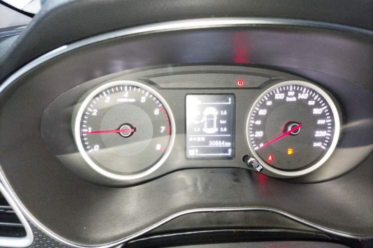 Used Baojun 730 2019 1.5T Manual Fashion Model 7-seater National V
