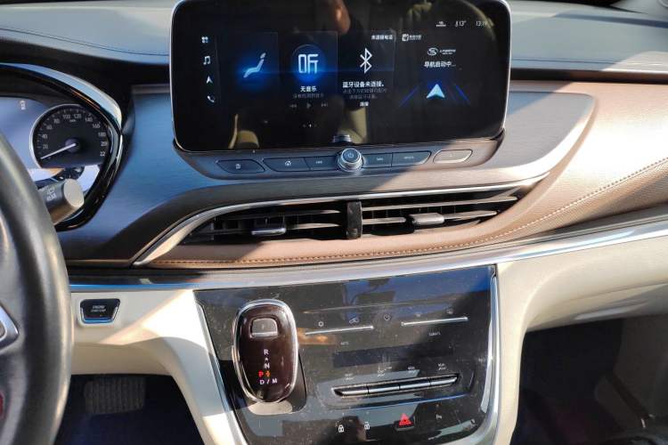 Used Buick GL8 2022 Land Business Class 652T Luxury Model
