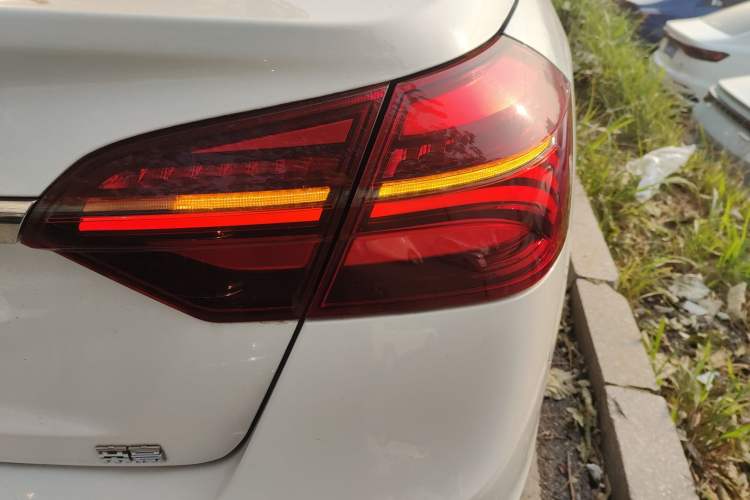 Used Geely Auto Emgrand 2019 Leading Edition 1.5L CVT Upward Connectivity Model China V Standard