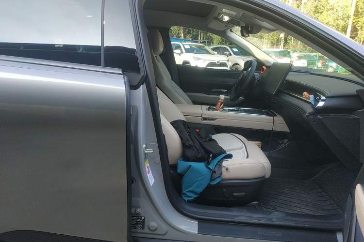 Used Mazda EZ-6 2024 Range-Extended 200
