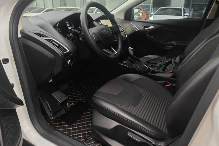 Used Ford Focus 2018 Hatchback Classic EcoBoost 180 Automatic Elite Model
