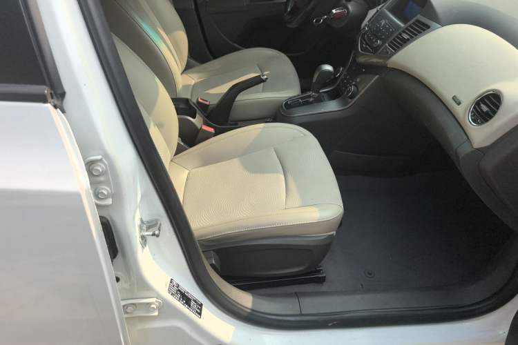 Used Chevrolet Cruze 2015 1.5L Classic SE AT
