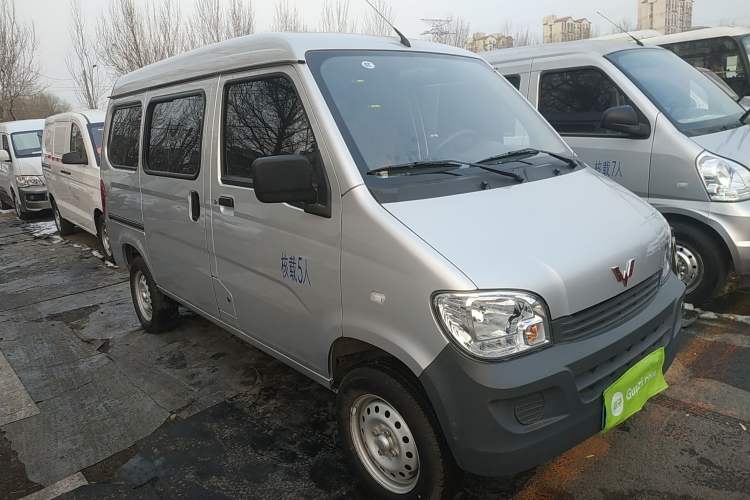 Used Wuling Zhiguang 2023 1.5L Practical Version 5/7 Seats
