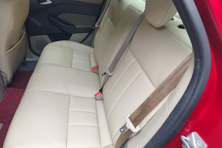 Used Ford Focus 2012 Sedan 1.6L Automatic Comfort Model
