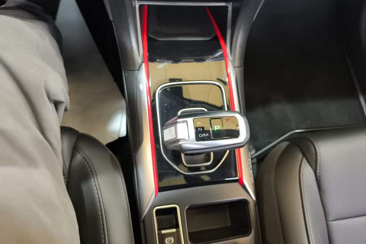 Used Haval H2 2018 Blue-Label 1.5T Dual-Clutch Two-Wheel-Drive Luxury Model