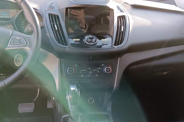 Used Ford Kuga 2018 EcoBoost 180 Two-Wheel-Drive Platinum Edition