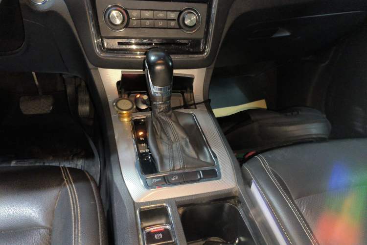 Used Roewe RX5 2016 20T Two-Wheel Drive Automatic Flagship Edition
