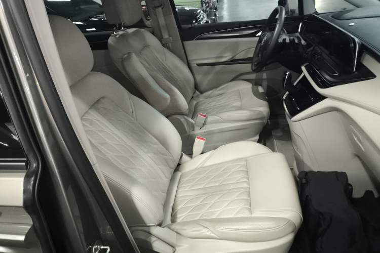 Used Buick GL8 2020 ES Land Cruiser 653T Comfort Edition