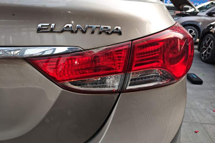 Used Hyundai Elantra 2015 1.6L Automatic Fashion Model