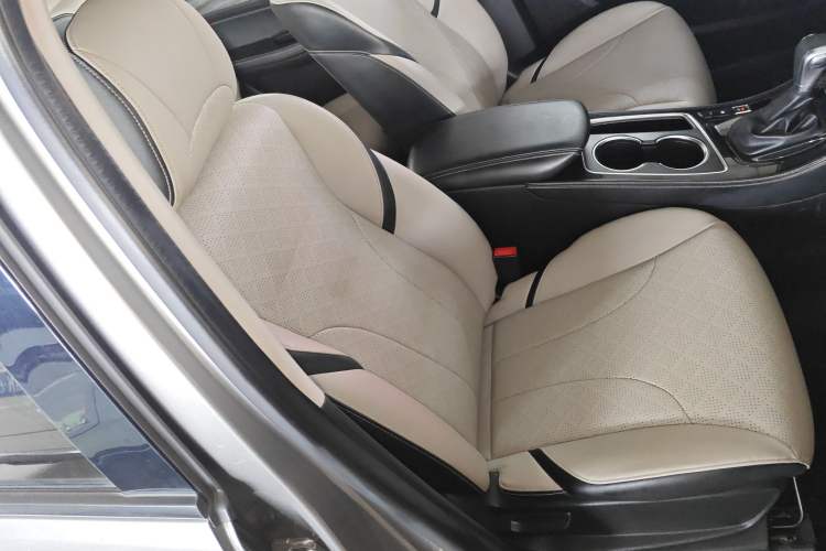 Used Baojun 730 2019 1.5T CVT Flagship Model 7 Seats China VI Emission Standard
