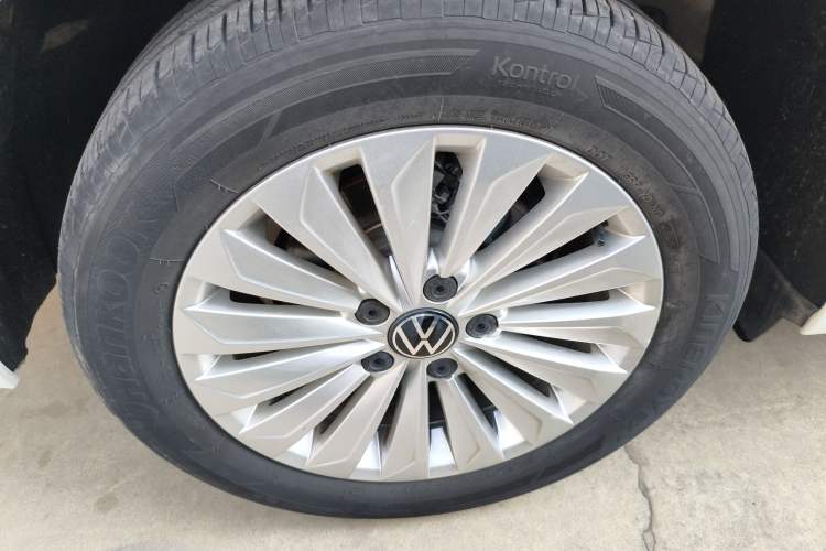 Used Volkswagen Lavida 2021 1.5L Automatic Comfort Edition
