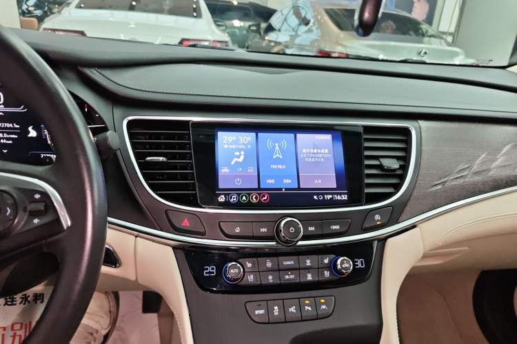 Used Buick LaCrosse 2022 Avenir Avia First Edition
