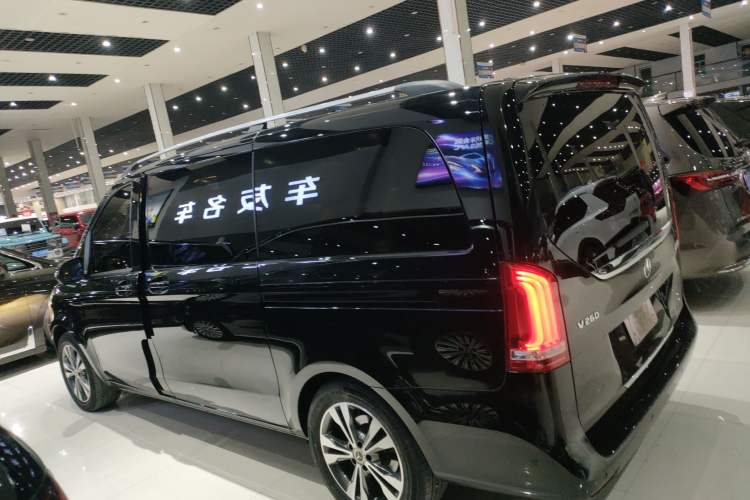 Used Mercedes-Benz V-Class 2018 V 260 Avantgarde Edition China VI
