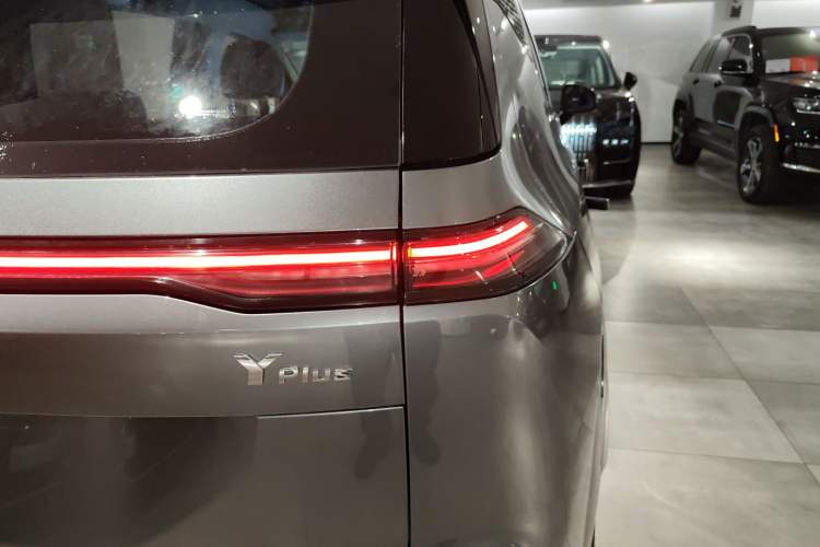 Used AION Y 2023 Plus 610 Smart Edition Lithium Iron Phosphate