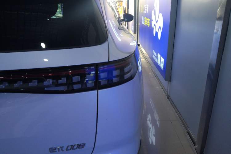 Used  eπ008 2024 210Max Range-Extended Version 6 Seats