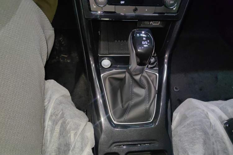 Used Volkswagen Tharu 