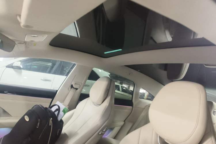 Used Hima Luxeed S7 2025 855 km Max
