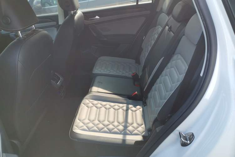 Used Volkswagen Tayron 2023 300TSI Two-Wheel-Drive Luxury Plus Advanced Edition
