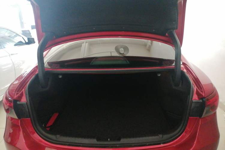 Used Mazda Atenza 2018 2.0L Blue Sky Luxury Edition China VI Standard