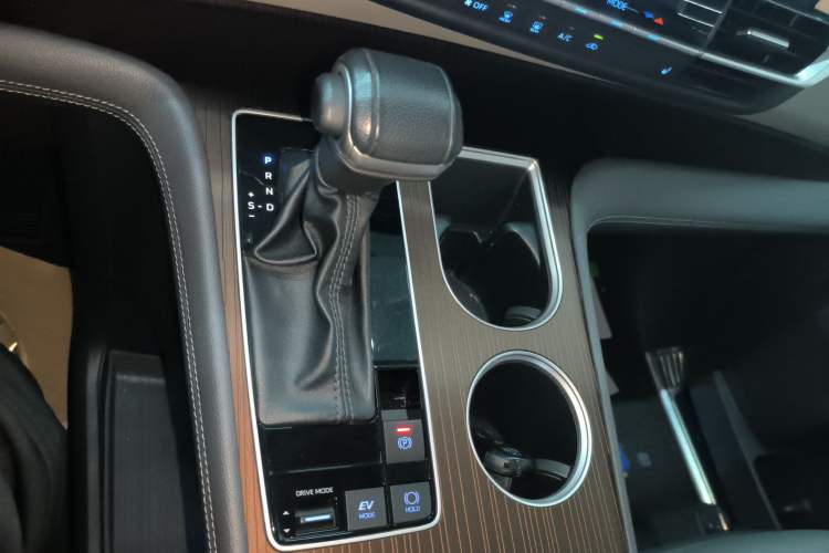 Used Toyota Sienna 2021 2.5L Hybrid Luxury Edition
