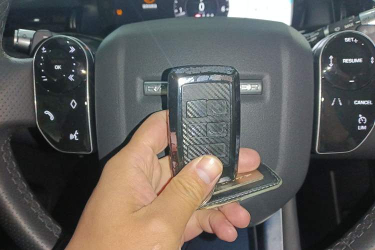 Used Land Rover Range Rover Evoque 2020 249 PS R-DYNAMIC SE Sport Technology Edition
