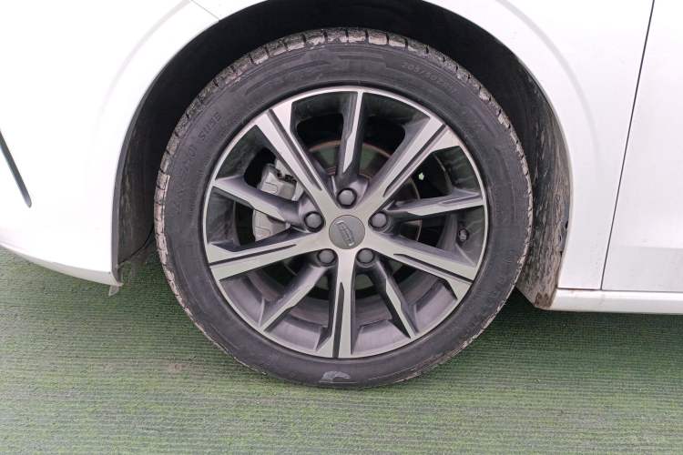 Used Geely Auto Emgrand 2022 4th Generation 1.5L CVT Flagship Model
