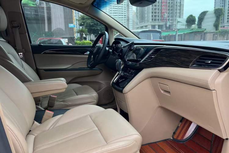 Used Buick GL8 2018 ES 28T Flagship Model China VI Standard
