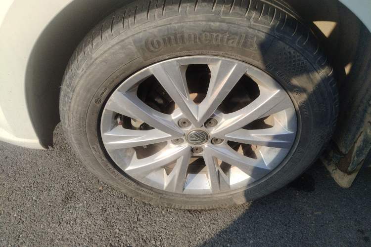 Used Volkswagen Lavida 2015 1.6L Automatic Comfort Edition
