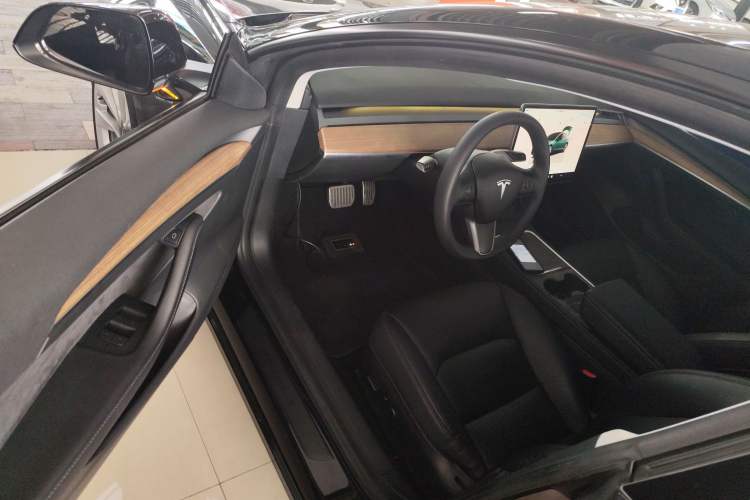 Used Tesla Model 3 2022 Rear-Wheel-Drive Version