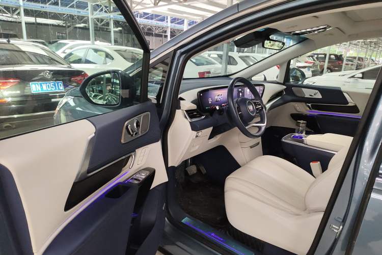 Used Buick Century 2023 2.0T Seven-Seater Yinshi Edition
