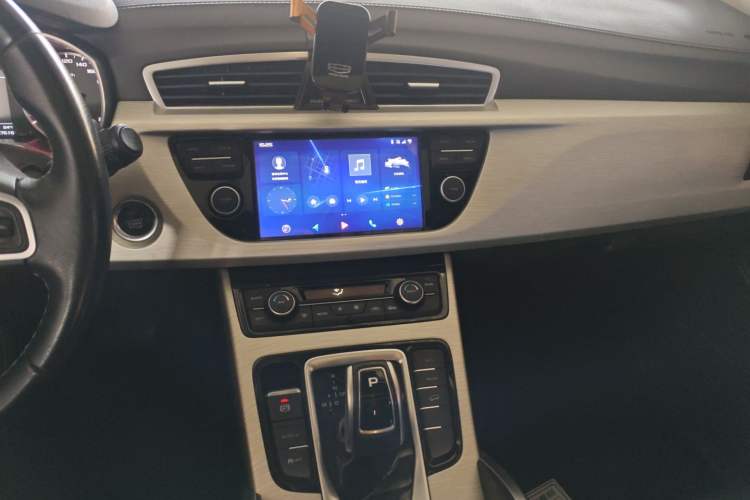 Used Geely Auto Emgrand X7 Sport 2020 1.8TD DCT Two-Wheel Drive Zhiya Model
