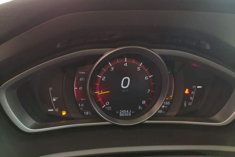 Used Volvo V40 2017 T3 Zhiyi Edition
