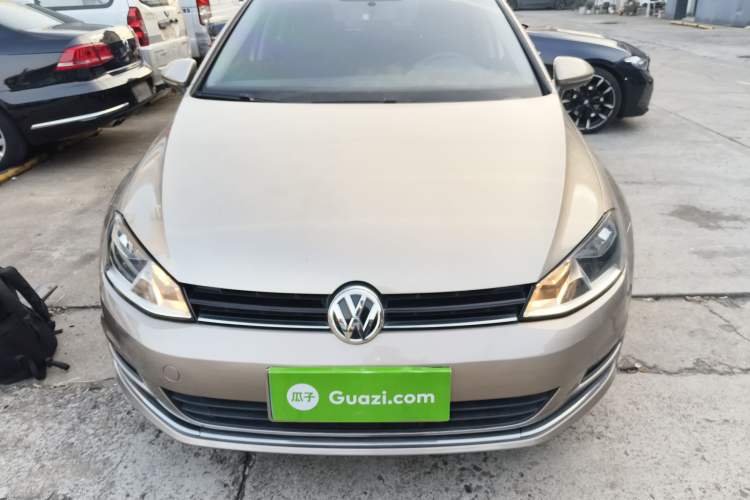 Used Volkswagen Golf 2016 1.6L Automatic Fashion Model
