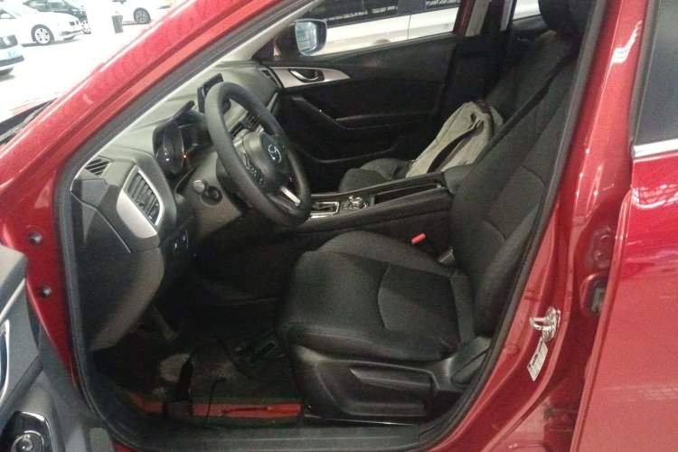 Used Mazda Mazda 3 Axela 2017 Hatchback 1.5L Automatic Luxury Model Emission Standard China V