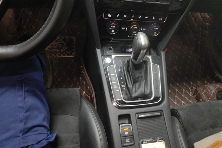 Used Volkswagen Magotan 2017 330TSI DSG Luxury Model
