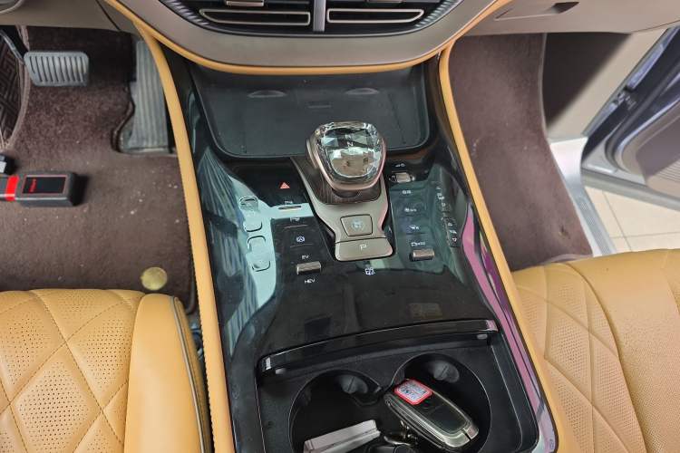 Used Denza D9 2022 DM-i 970 Four-Wheel Drive Flagship Model
