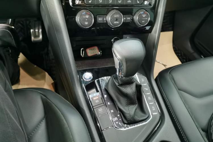 Used Volkswagen Tiguan L 2021 330TSI Automatic Two-Wheel Drive R-Line Enhanced Edition
