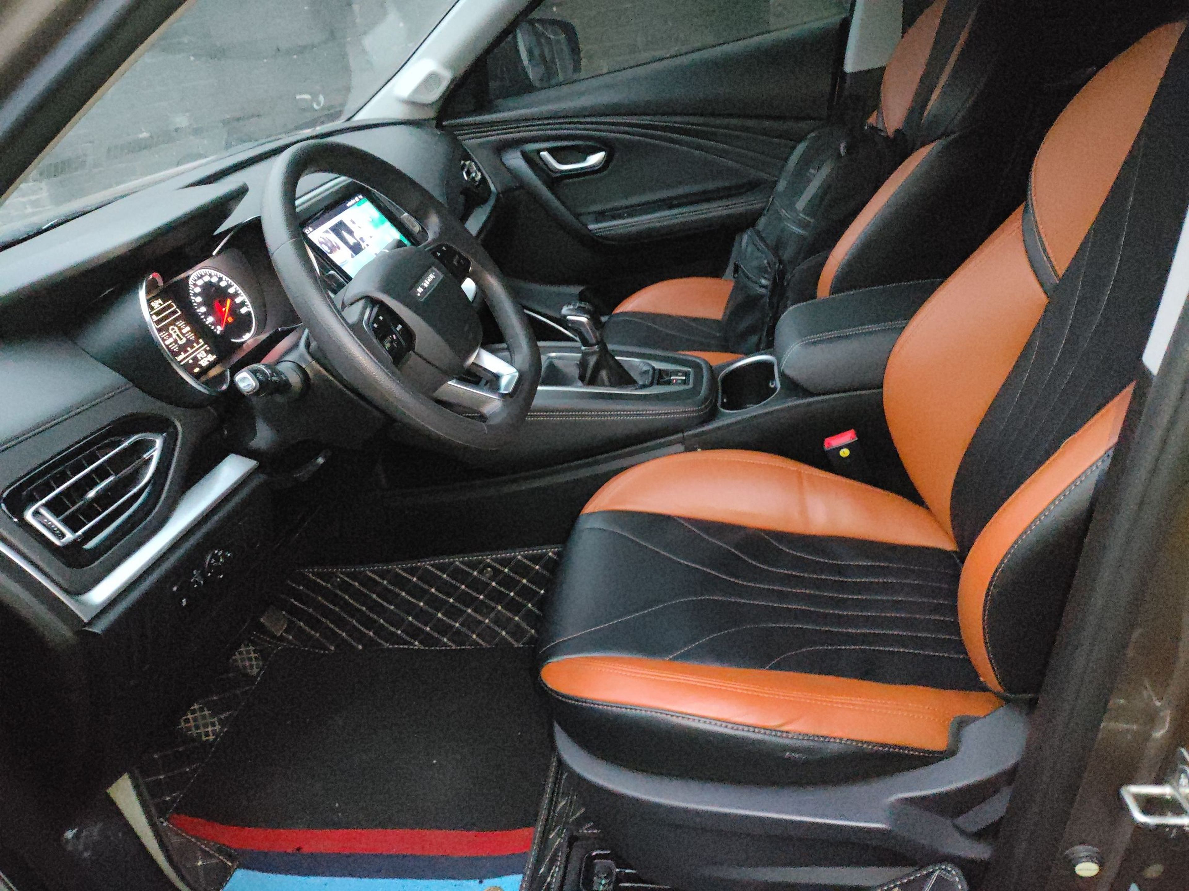 Переднее сиденье в автомобиле