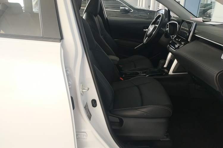 Used Toyota FRONTLANDER 2022 2.0L CVT Luxury PLUS Edition