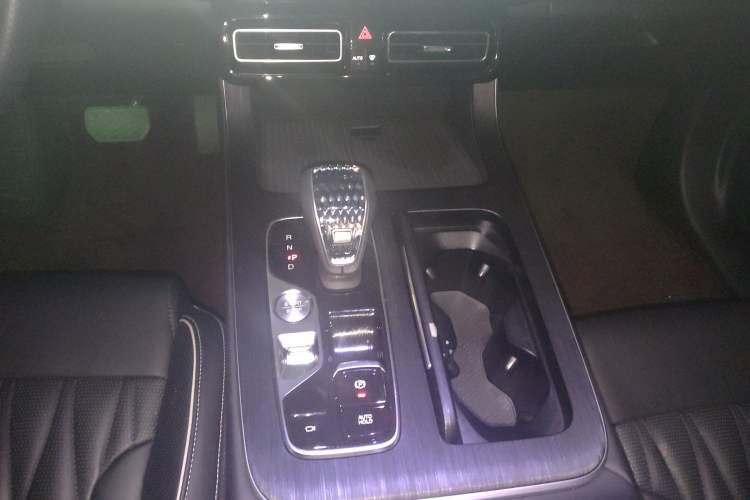 Used GAC Trumpchi GS8 2022 Linghang Series 2.0 TGDI Two-Wheel-Drive Luxury Smart Connectivity Version (7 Seats)
