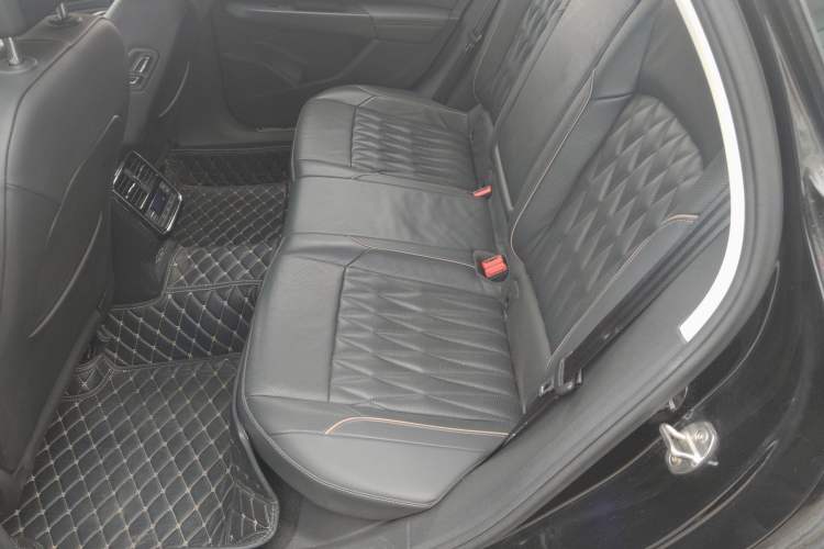 Used Volkswagen Passat 2019 330TSI Luxury Edition China VI Standard
