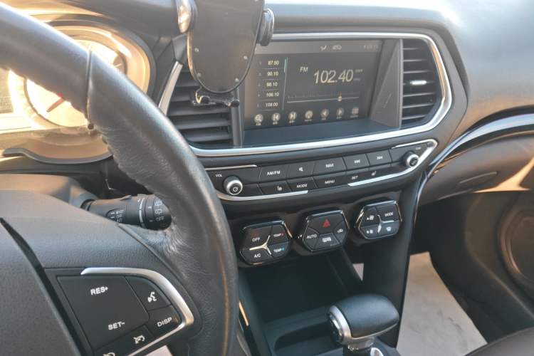 Used GAC Trumpchi GS4 2017 235T Automatic Two-Wheel Drive Luxury Smart Connectivity Version
