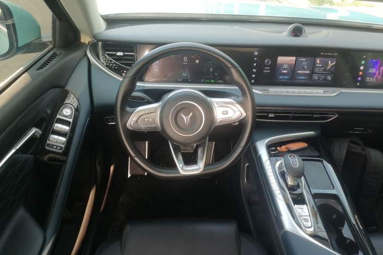 Used VOYAH FREE 2021 Four-Wheel Drive Standard Range-Extended Exclusive Luxury Package