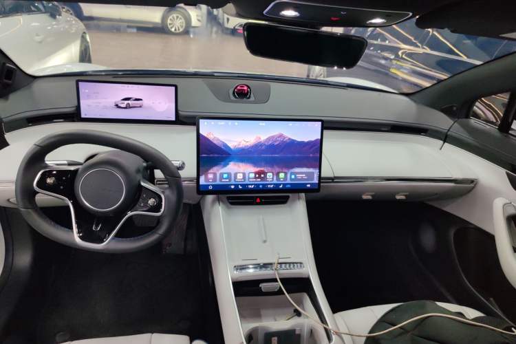 Used Hima Luxeed S7 2024 Max
