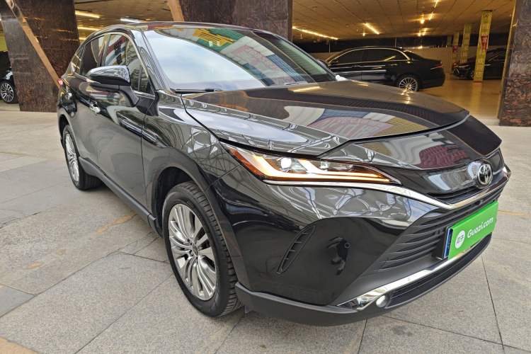 Used Toyota Harrier 2022 2.0L CVT Two-Wheel Drive Deluxe Edition
