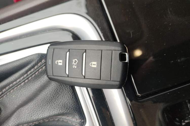 Used Changan Raeton CC 2018 1.5T Automatic Elegant Starry Edition China V Standard