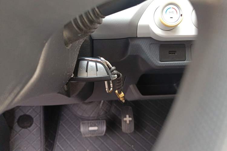 Used Chery QQ Ice Cream 2022 170km Sundae Phosphate Lithium-Ion
